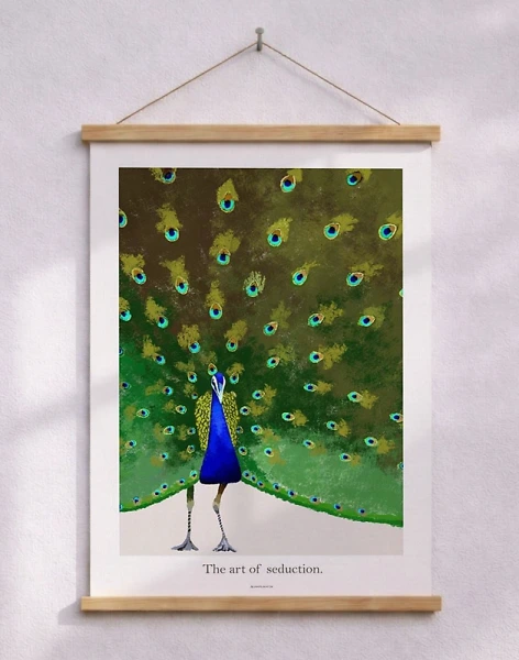 Konstposter med kolteckning av påfågel