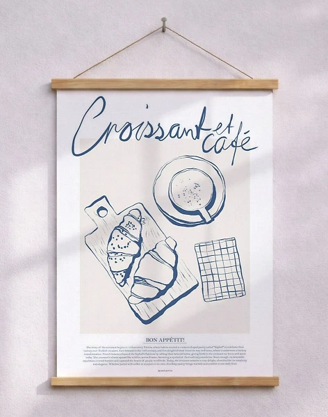 Croissant et café - mysig mataffisch med franskt frukostbord